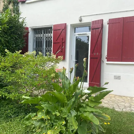 Maison d'hôtes Sweet - 55m2 Appt, Garden, Swimming Pool, Parking