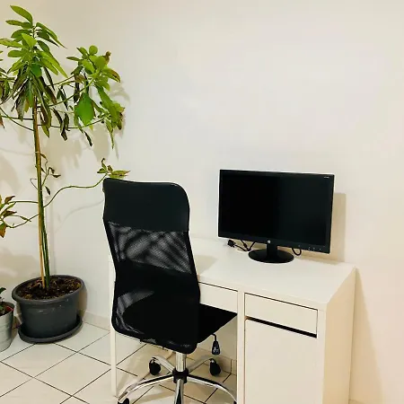 Sweet - 55m2 Appt, Garden, Swimming Pool, Parking בית הארחה טולוז