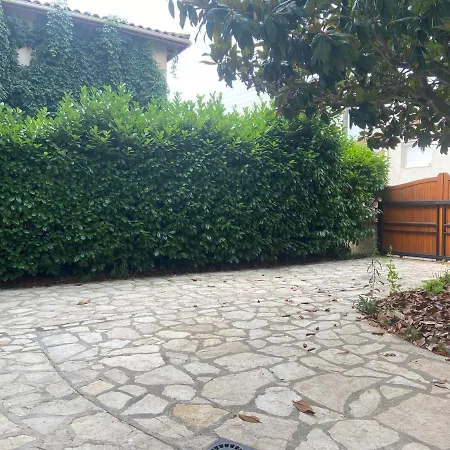 בית הארחה Sweet - 55m2 Appt, Garden, Swimming Pool, Parking